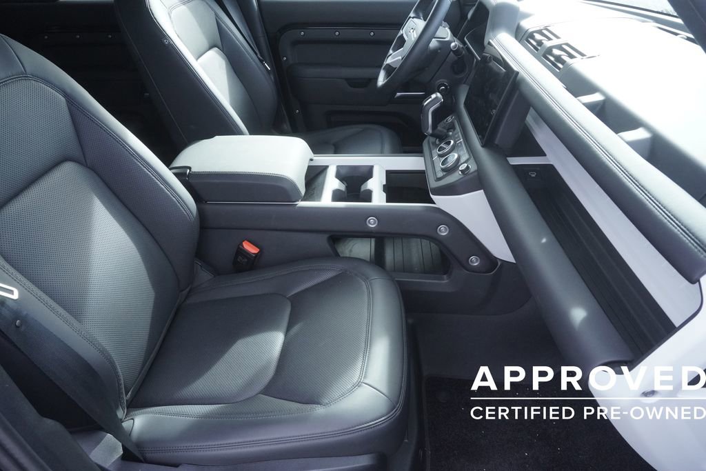 Used 2025 Land Rover Defender 110 S image 23