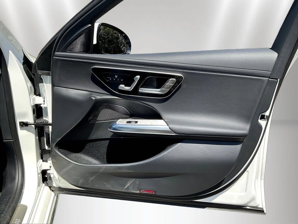 Used 2025 Mercedes-Benz E 350 4MATIC Sedan image 29