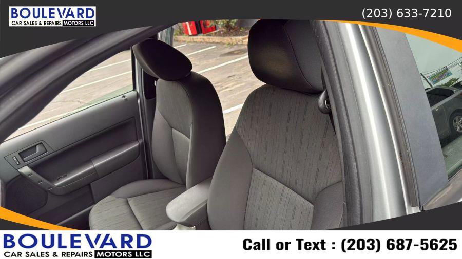 Used 2010 Ford Focus SE image 24