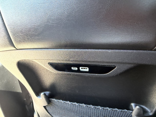 Used 2024 Chrysler Pacifica Limited FWD image 24