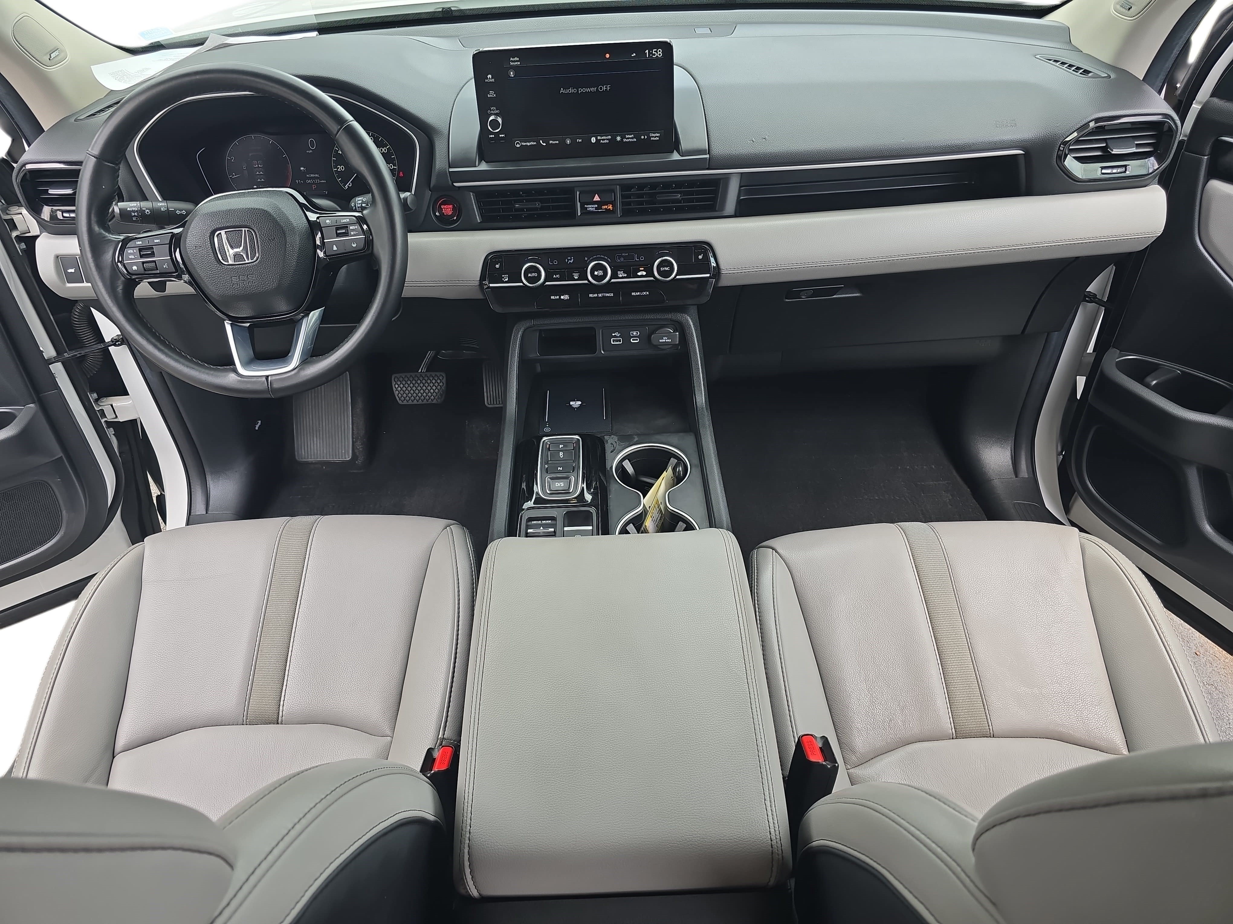 Used 2024 Honda Pilot Touring image 9