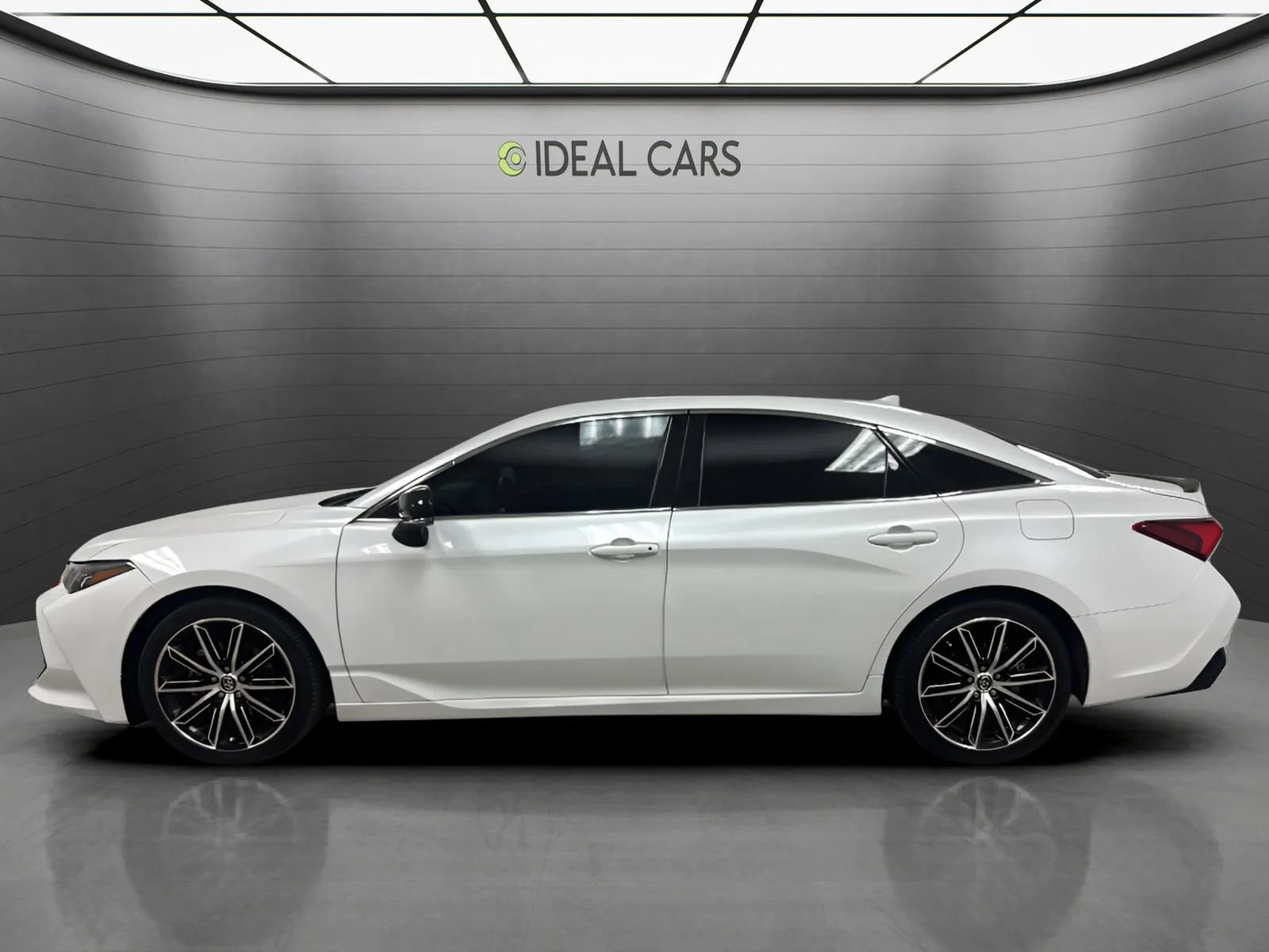 Used 2019 Toyota Avalon XSE w/ Carpet Mat Package FWD image 8