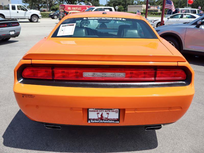 Used 2014 Dodge Challenger SXT Plus RWD image 4