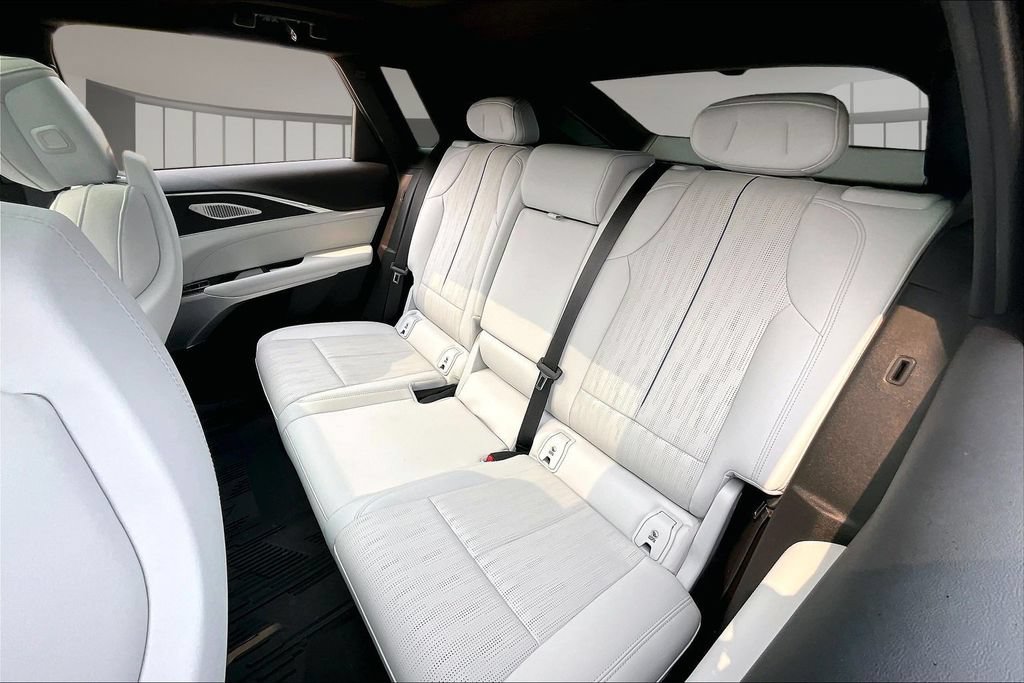 Used 2024 Cadillac Lyriq Luxury w/ LPO, Floor Liner Package AWD/4WD image 27