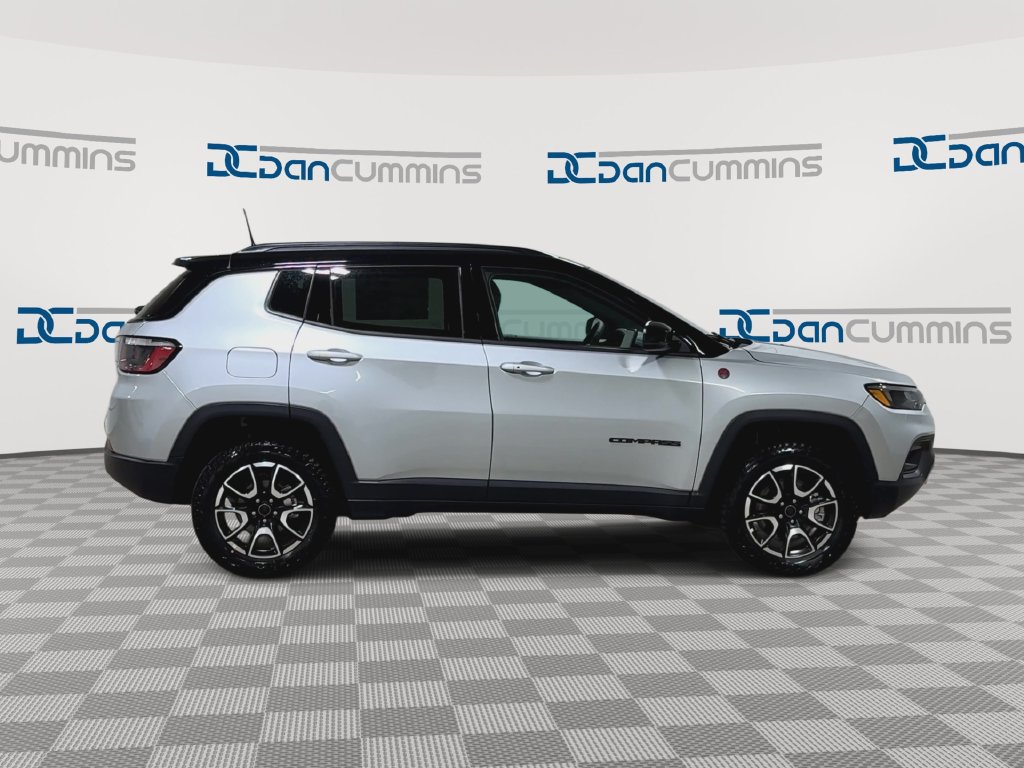 New 2026 Jeep Compass Trailhawk AWD/4WD image 2