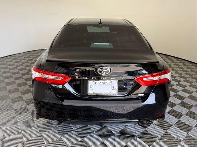 Used 2020 Toyota Camry SE w/ Convenience Package FWD image 5