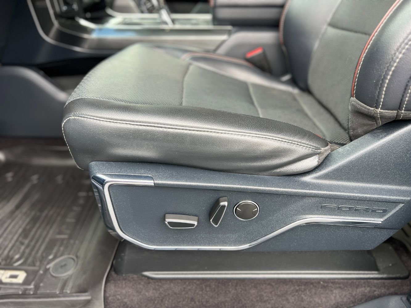 Used 2021 Ford F150 Lariat image 21