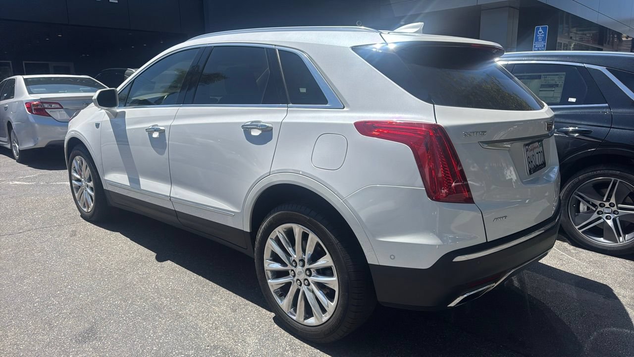 Used 2019 Cadillac XT5 Platinum AWD/4WD image 2