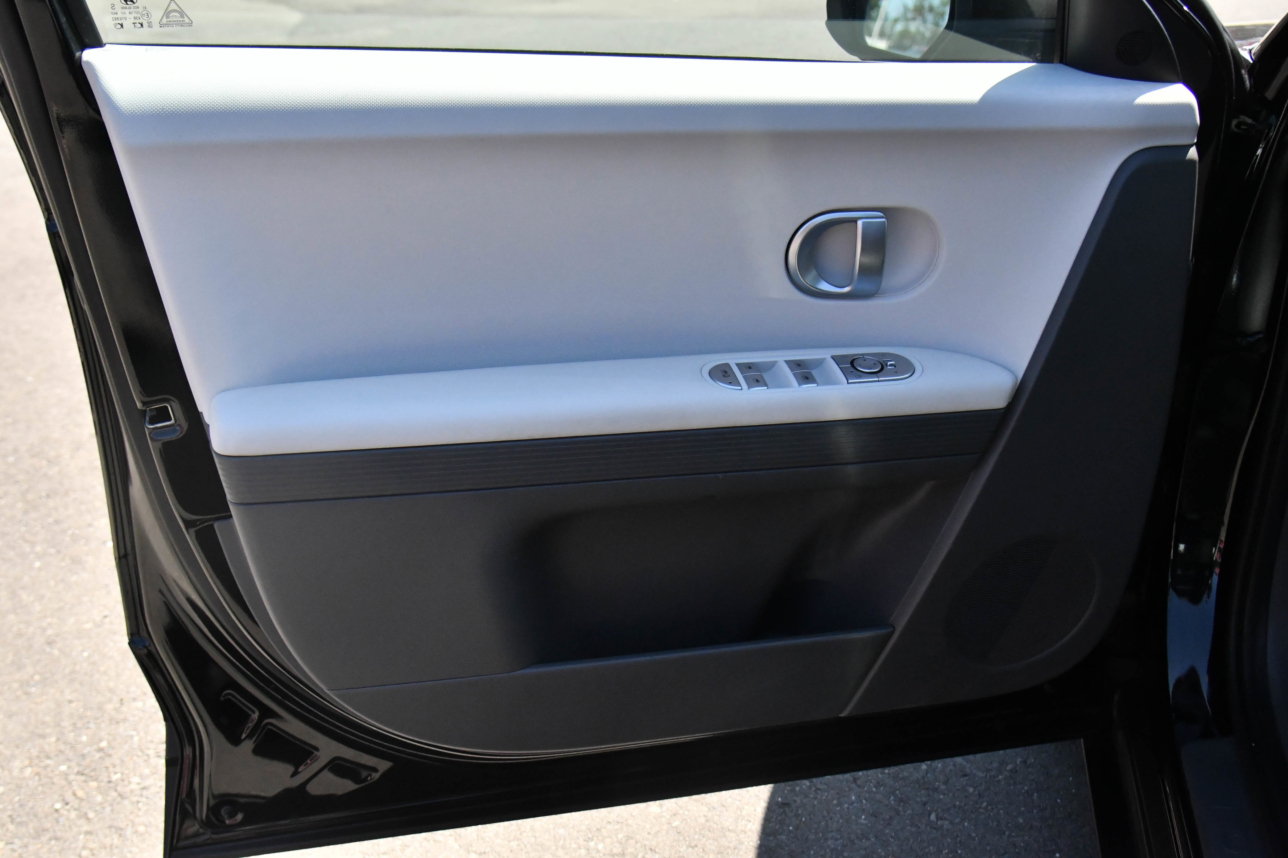 Used 2024 Hyundai Ioniq 5 SEL RWD image 14