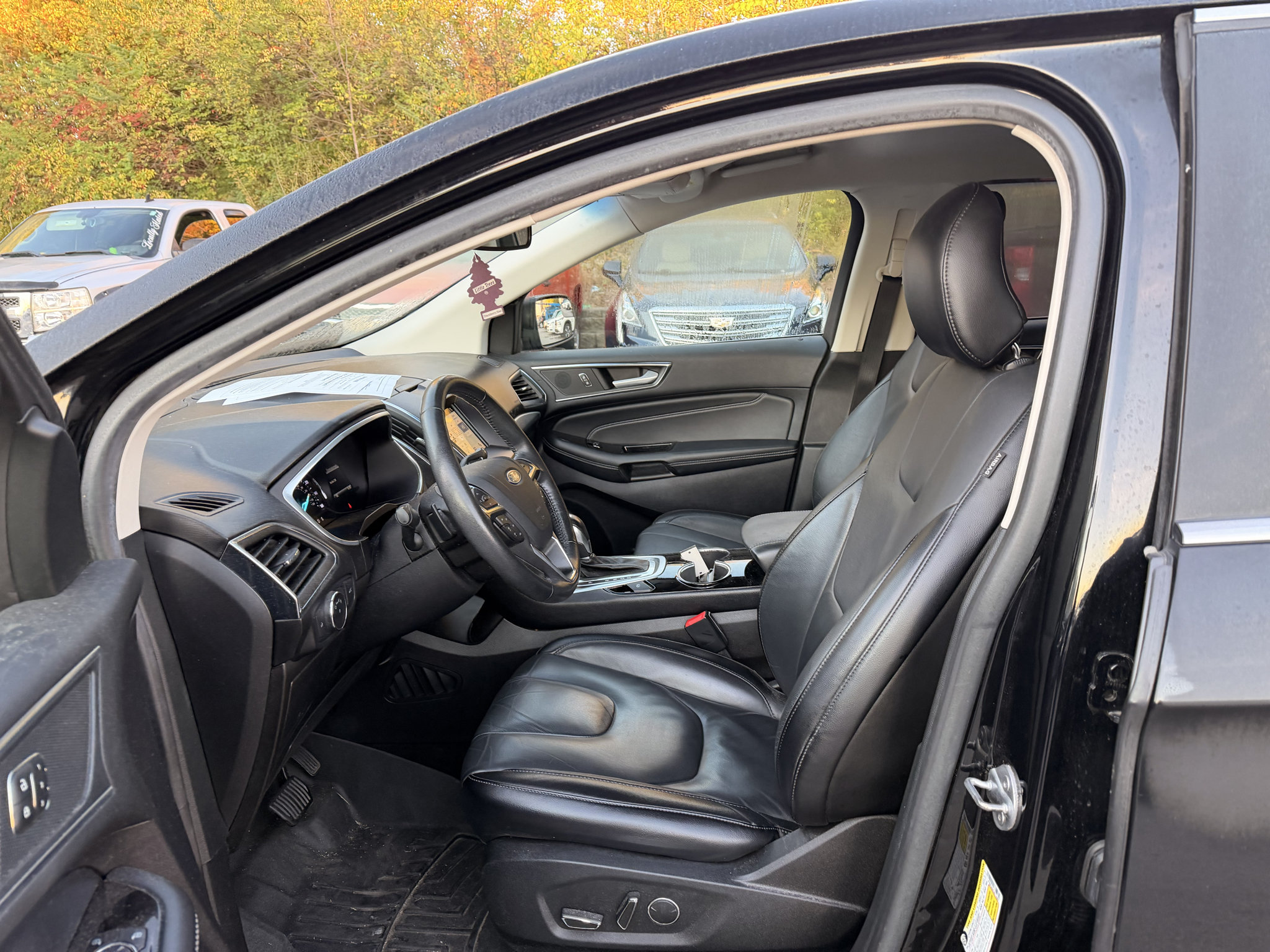 Used 2018 Ford Edge Titanium FWD image 6