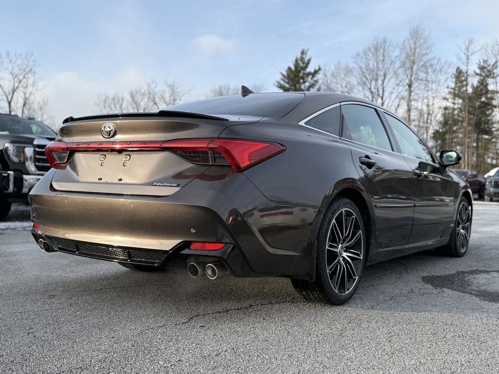 Used 2019 Toyota Avalon Touring image 5