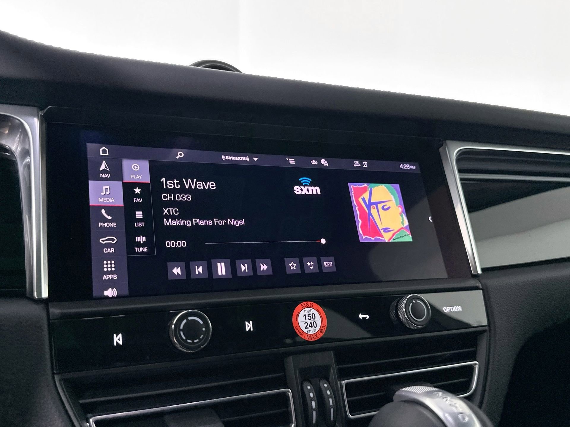 Certified 2025 Porsche Macan image 21