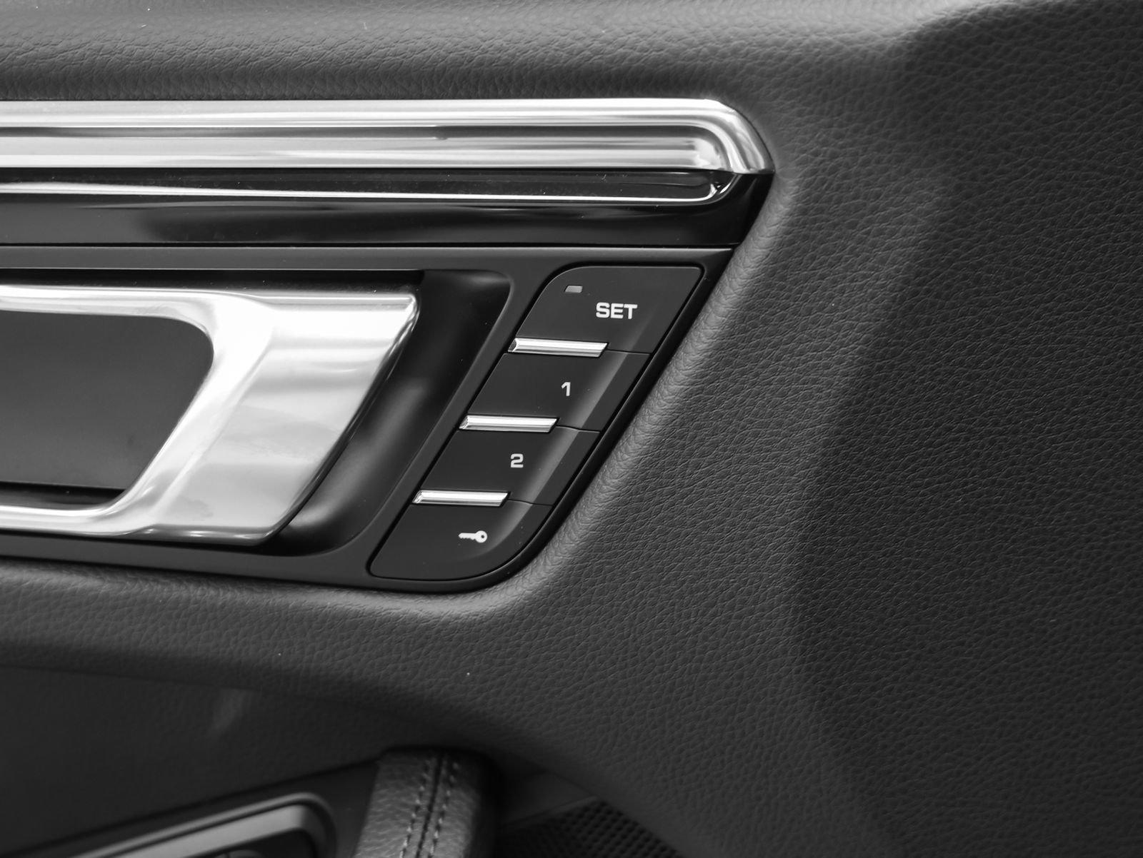 New 2026 Porsche Macan AWD/4WD image 26
