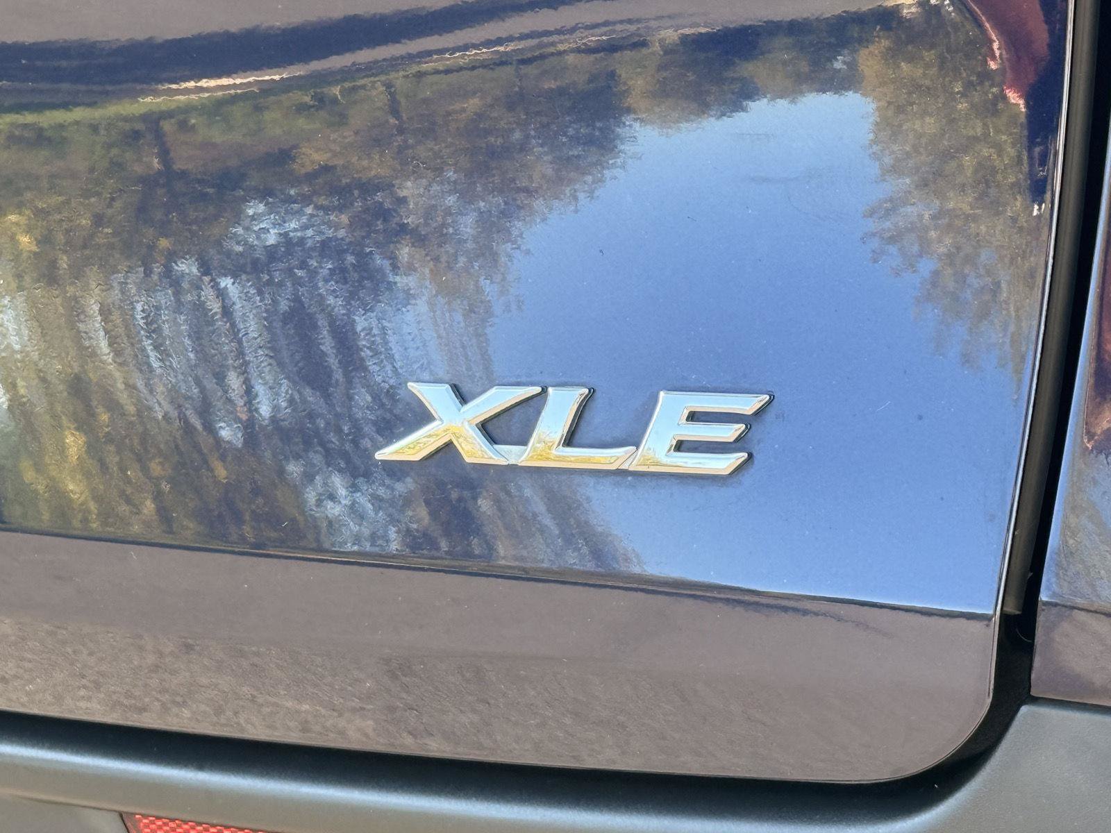 Used 2025 Toyota Sienna XLE w/ XLE Plus Package AWD/4WD image 19