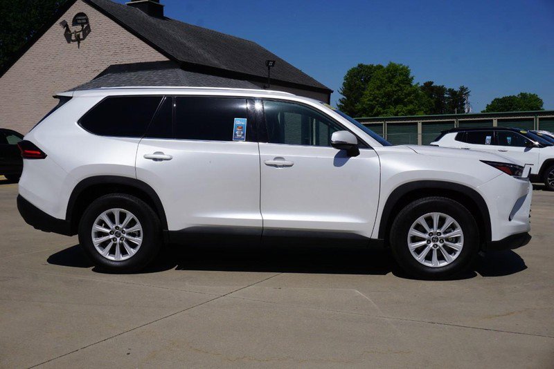 Used 2025 Toyota Grand Highlander FWD image 2