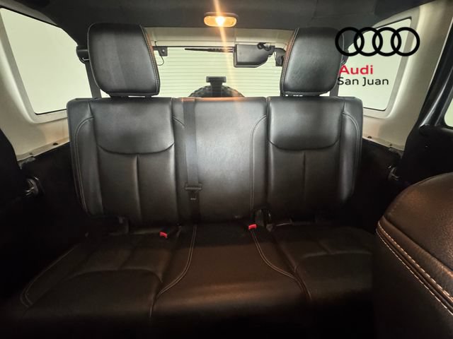 Used 2017 Jeep Wrangler Unlimited Rubicon w/ Connectivity Group AWD/4WD image 15