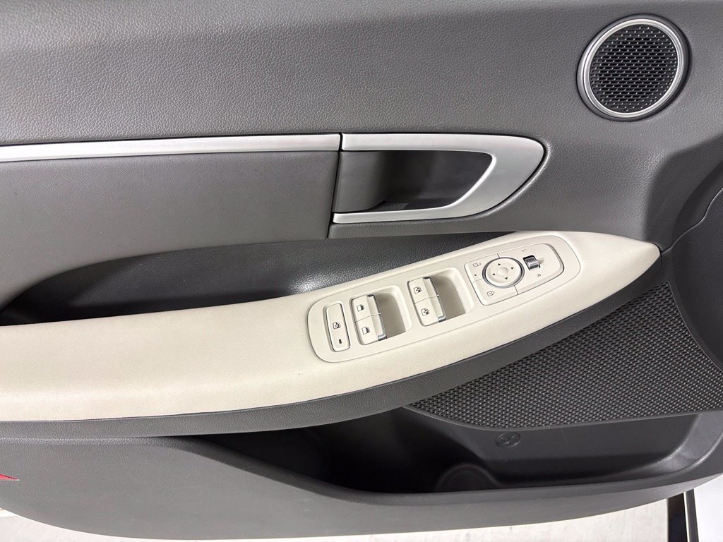 Used 2025 Hyundai Sonata SEL FWD image 19