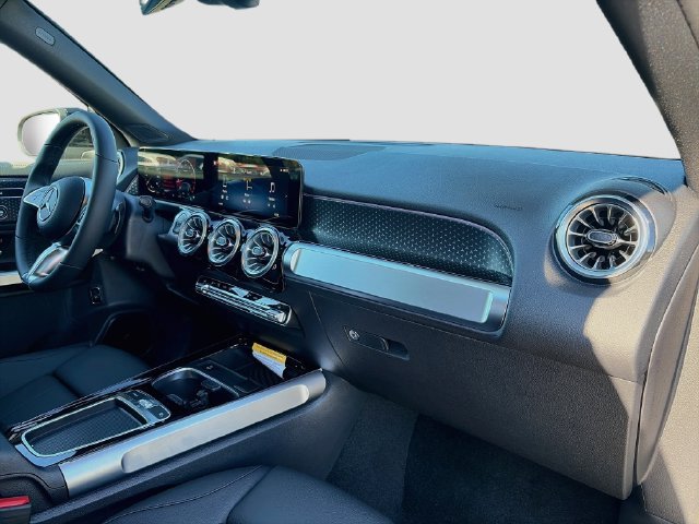 New 2026 Mercedes-Benz GLB 250 4MATIC image 28