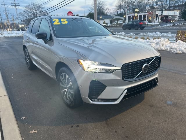Certified 2025 Volvo XC60 B5 Plus AWD/4WD image 6