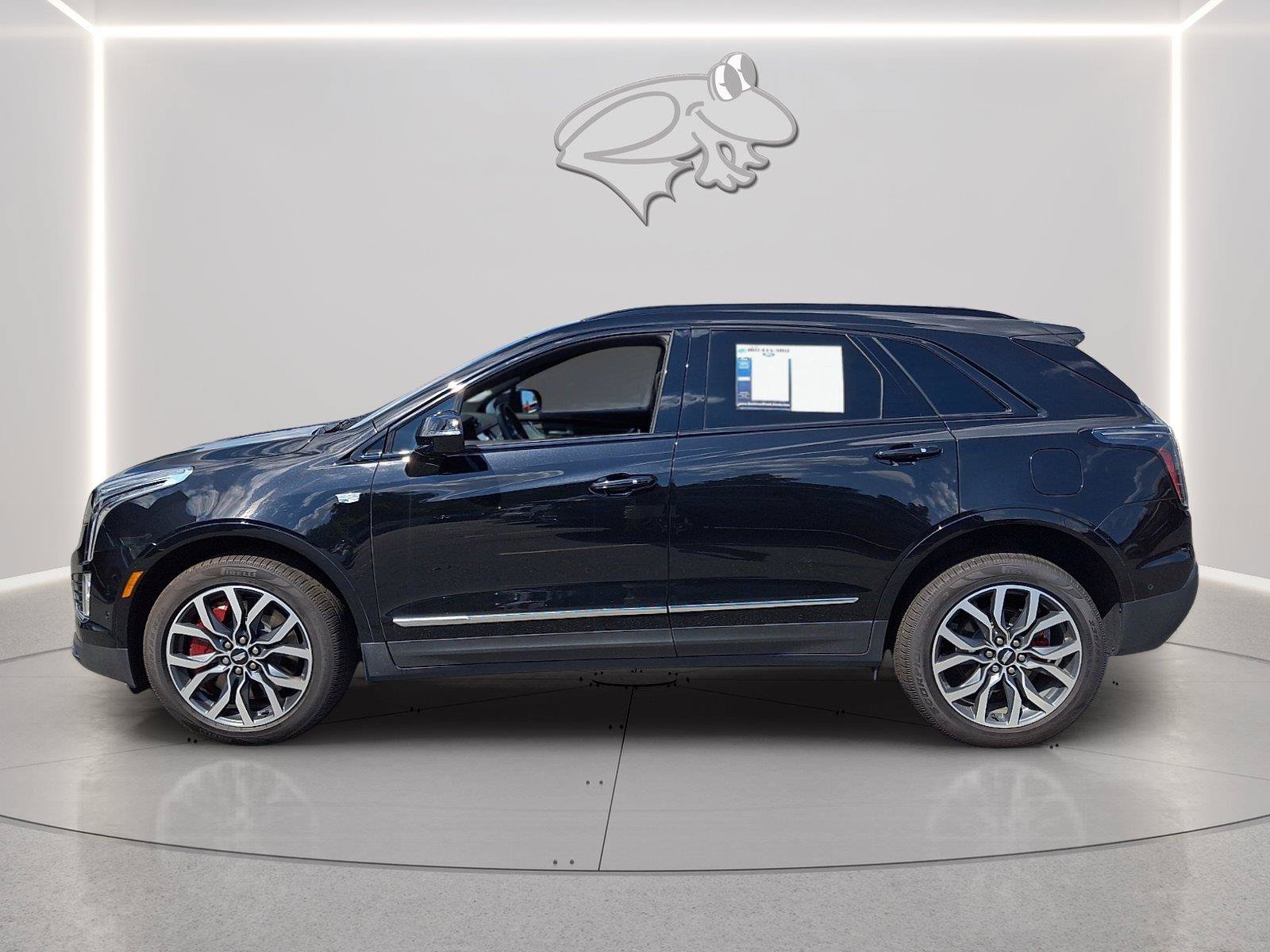 Used 2025 Cadillac XT5 Sportv w/ Technology Package AWD/4WD image 2