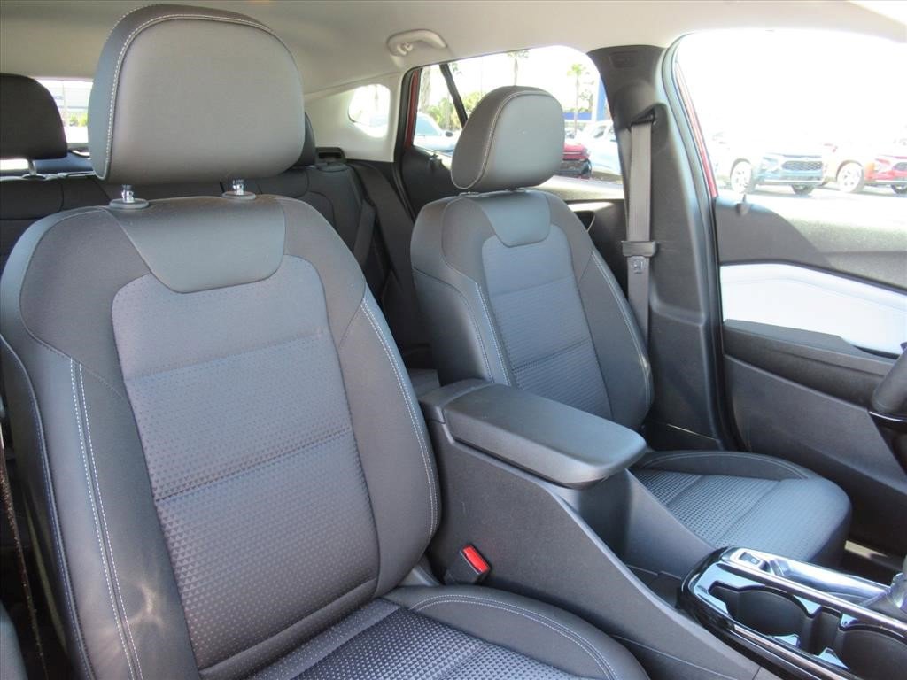 Certified 2025 Chevrolet Trax LT w/ Driver Confidence Package image 12