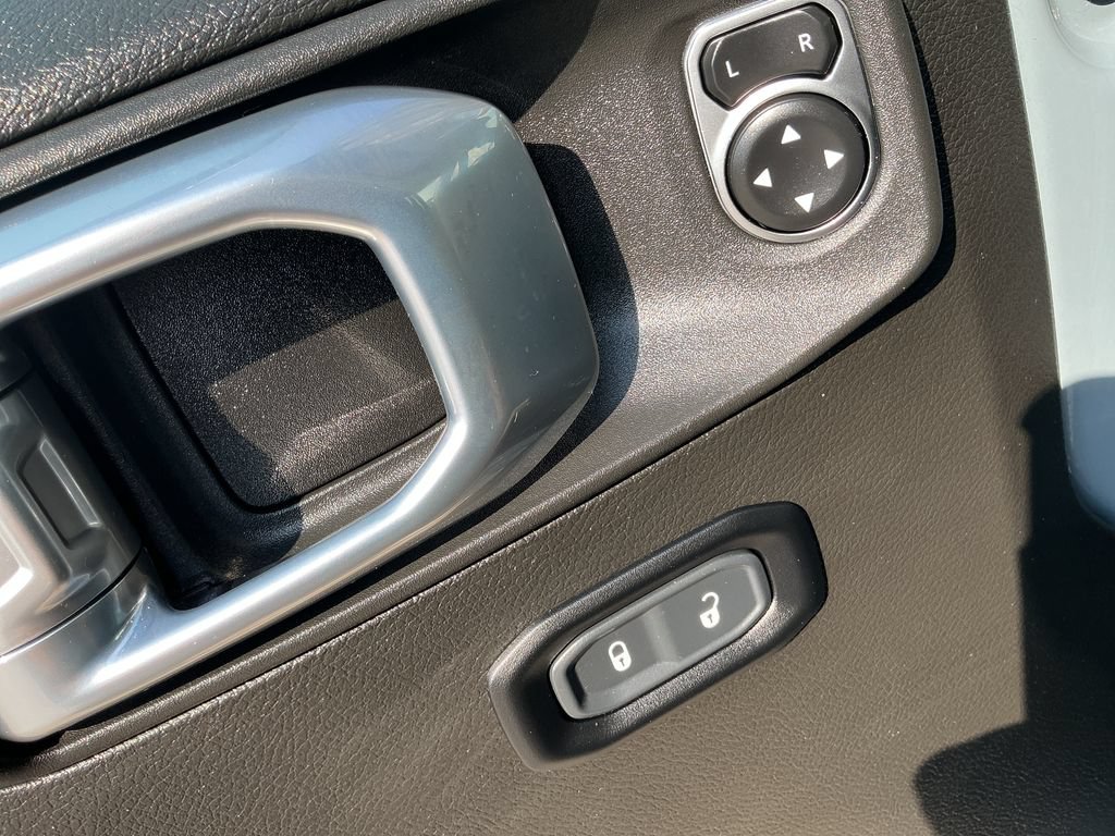 Certified 2024 Jeep Gladiator Sport AWD/4WD image 14