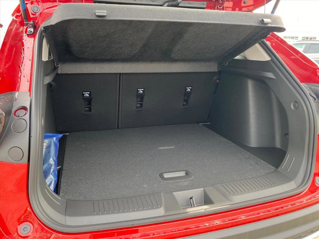 New 2026 Chevrolet Trax LT w/ Sunroof Package image 20