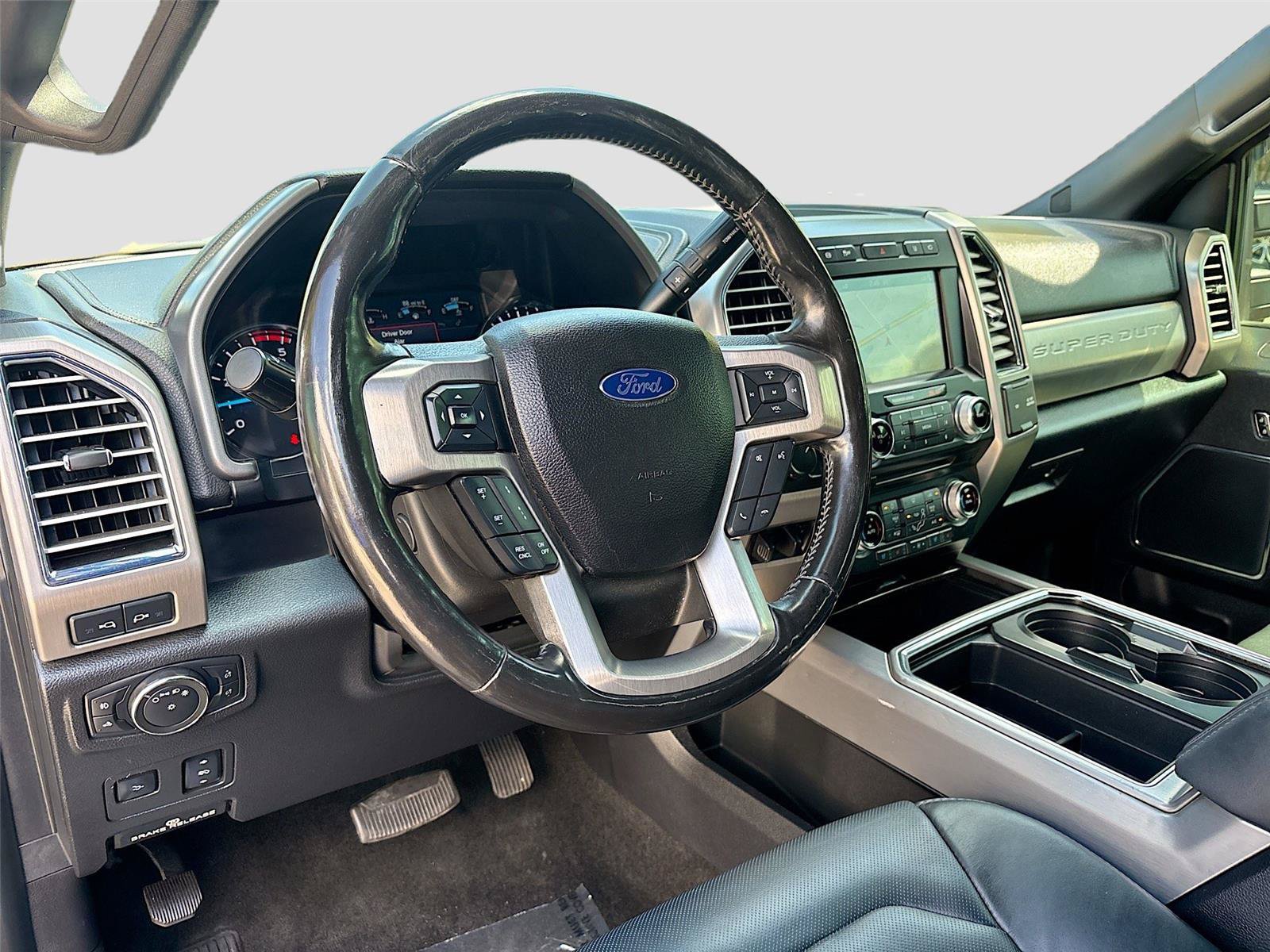 Used 2017 Ford F250 Platinum w/ Platinum Ultimate Package AWD/4WD image 9