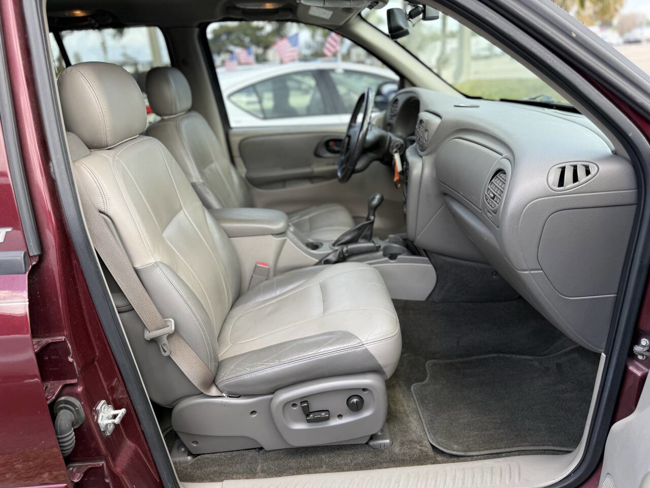 Used 2004 Chevrolet TrailBlazer LT w/ LT Preferred Equipment Group image 27