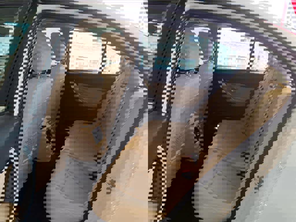 Used 2018 BMW 320i xDrive Sedan w/ Convenience Package image 17