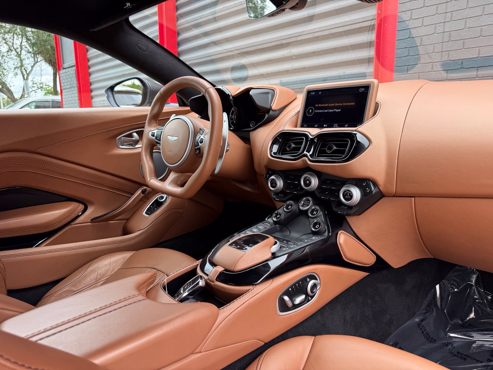 Used 2020 Aston Martin V8 Vantage Coupe RWD image 33
