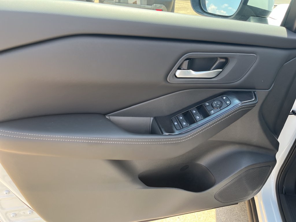 New 2026 Nissan Rogue SV AWD/4WD image 11