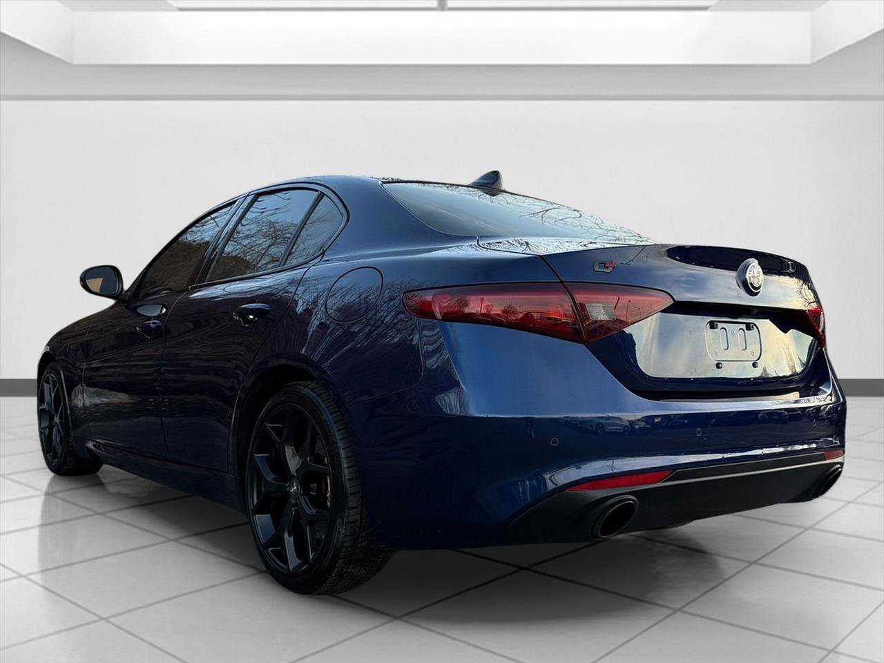 Used 2020 Alfa Romeo Giulia AWD w/ Nero Edizione image 8