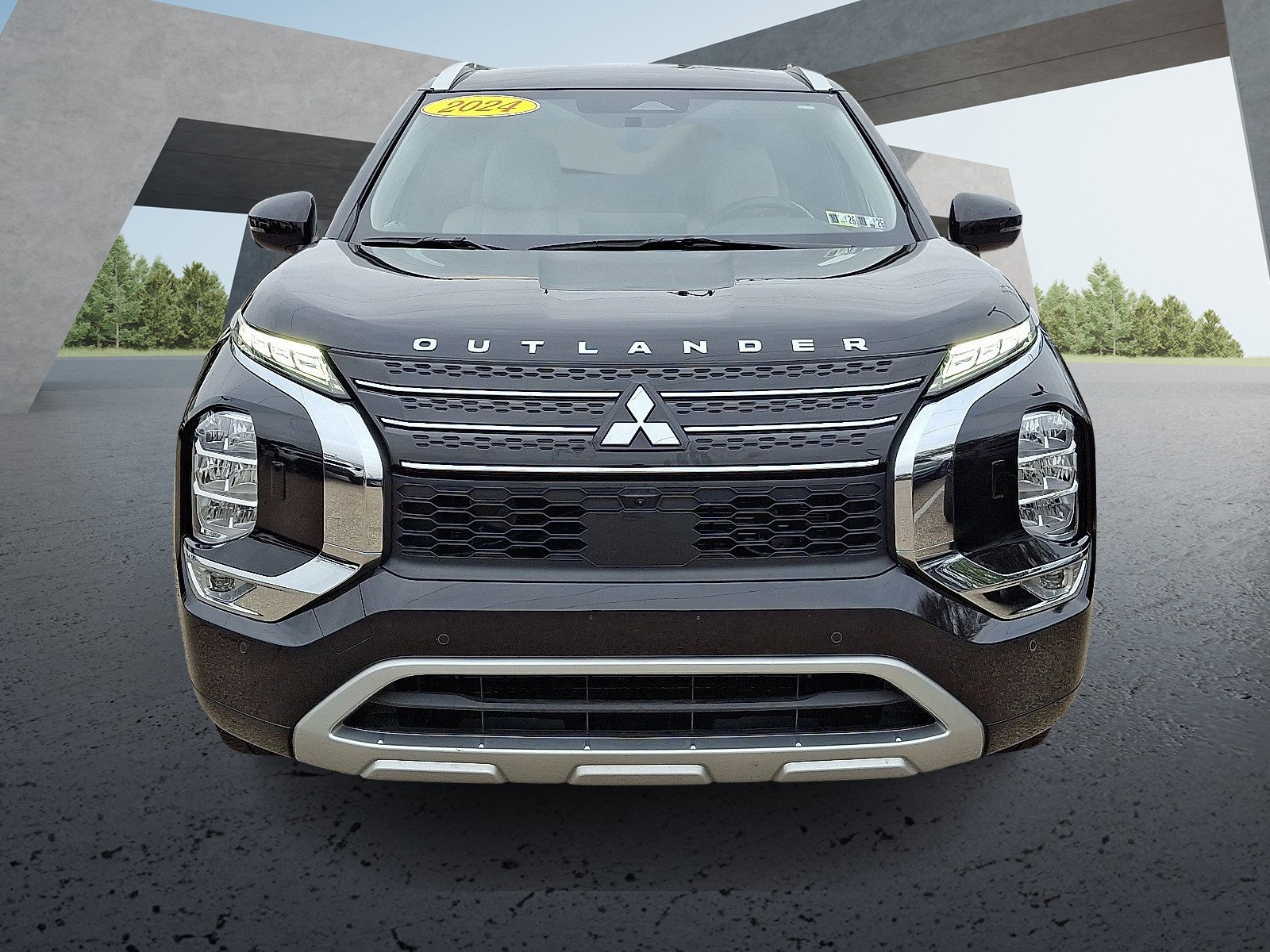 Used 2024 Mitsubishi Outlander SEL image 2