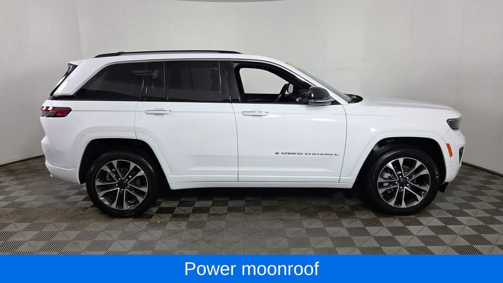 Used 2023 Jeep Grand Cherokee Overland w/ Luxury Tech Group IV AWD/4WD image 9