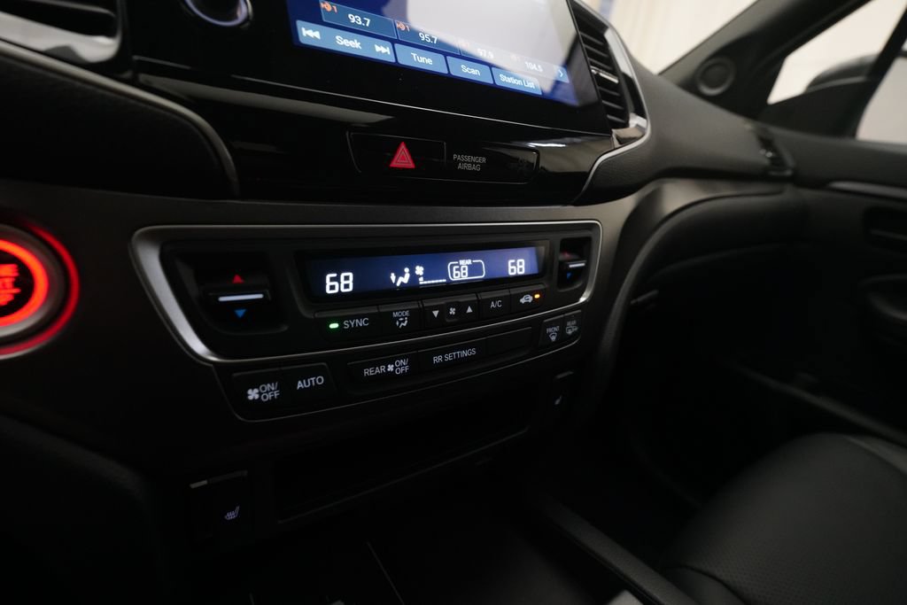 Certified 2025 Honda Passport EX-L image 21