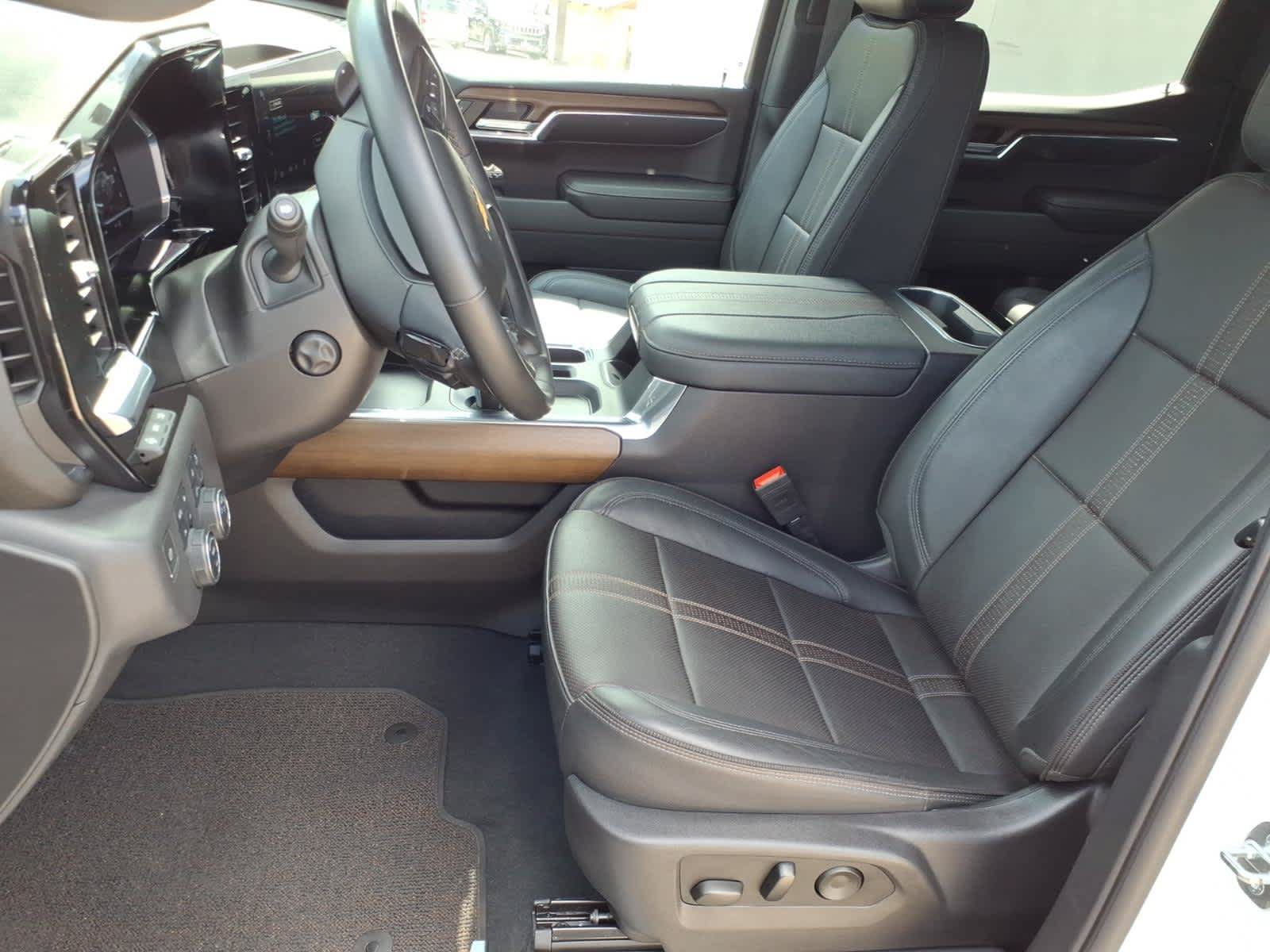 Certified 2023 Chevrolet Silverado 1500 High Country w/ Technology Package AWD/4WD image 2