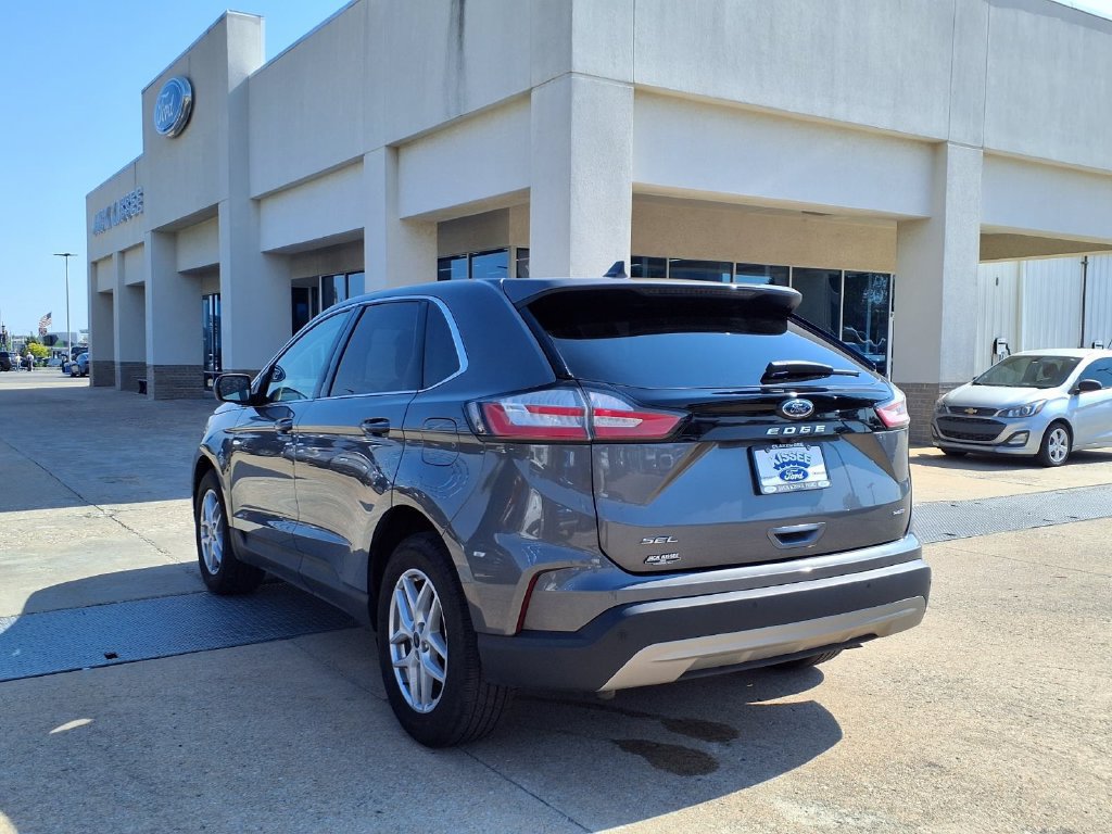 Used 2023 Ford Edge SEL w/ Convenience Package AWD/4WD image 2