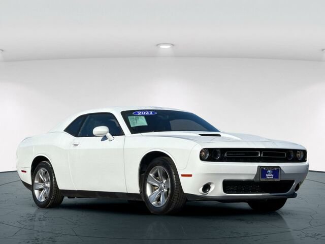 Used 2021 Dodge Challenger SXT image 8