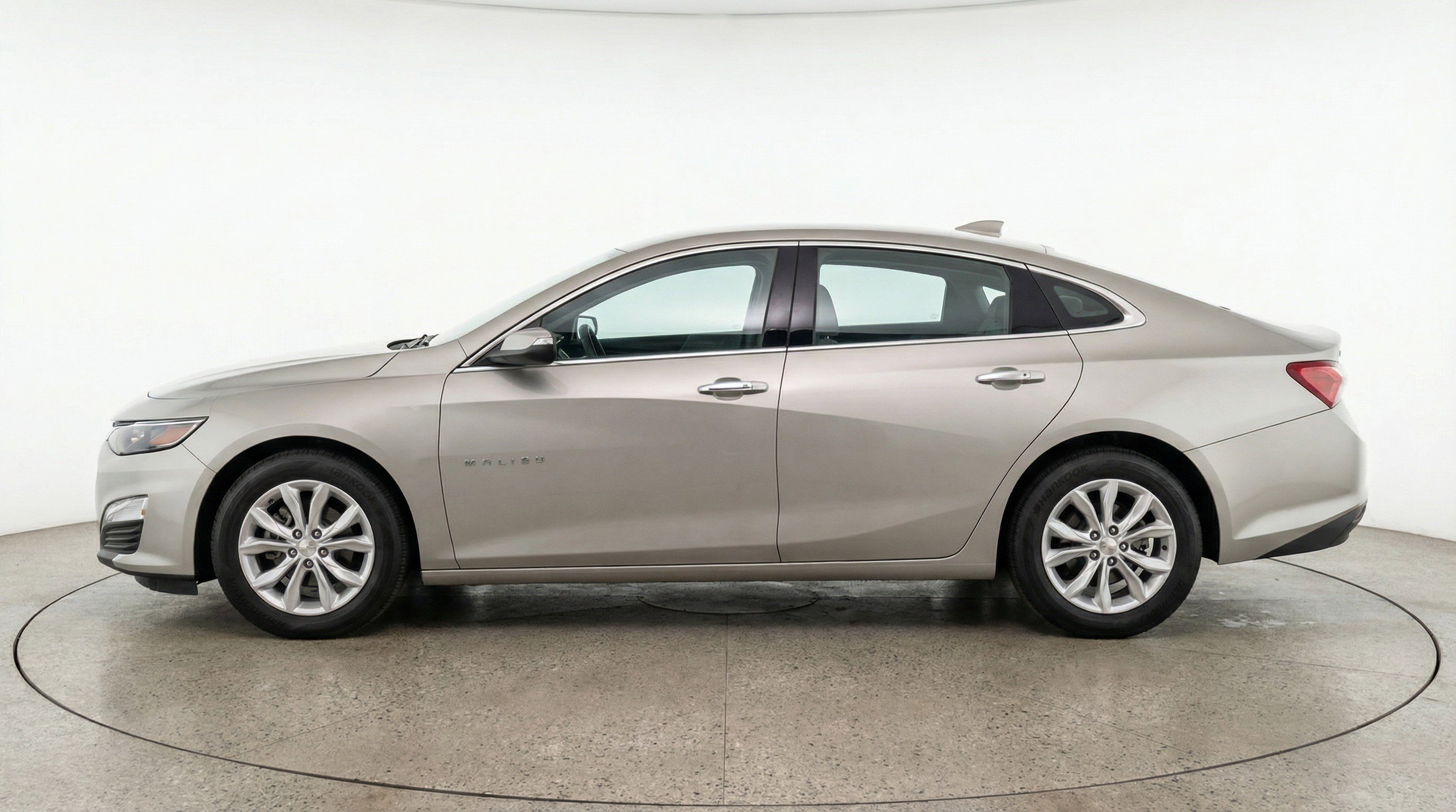 Used 2024 Chevrolet Malibu LT FWD image 5