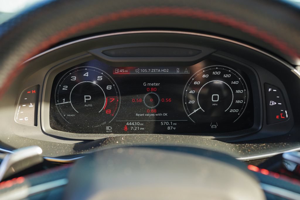 Used 2022 Audi RS Q8 w/ Carbon Optic Package AWD/4WD image 26
