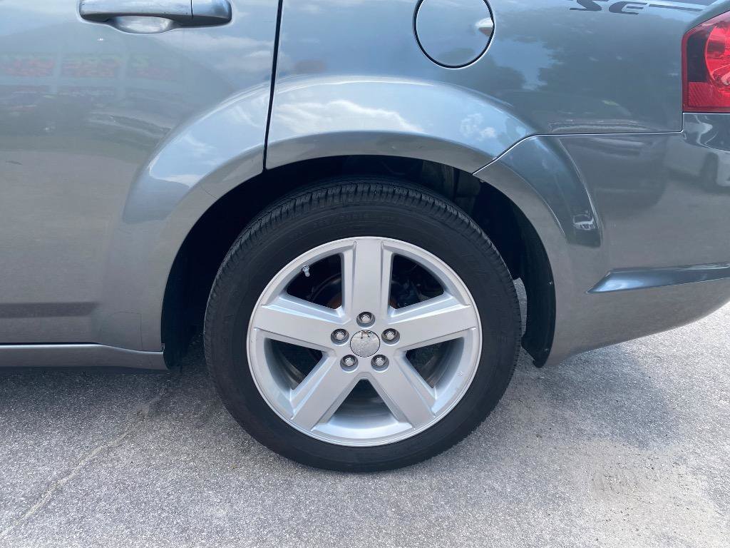 Used 2013 Dodge Avenger SE FWD image 11
