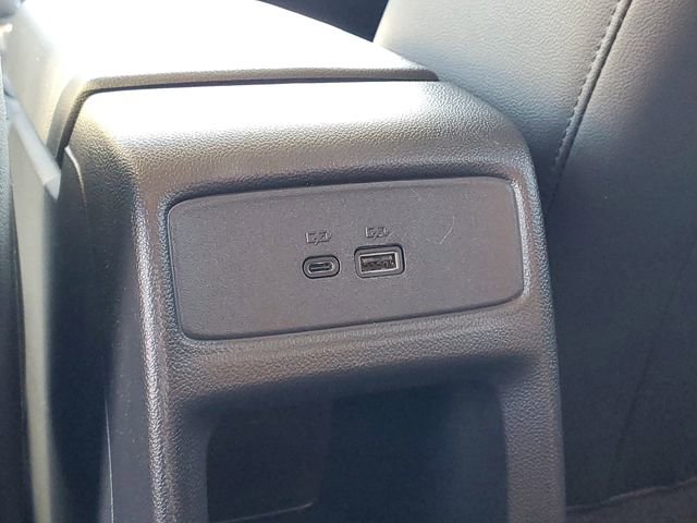 Used 2025 Chevrolet Trax LT w/ LT Convenience Package image 28