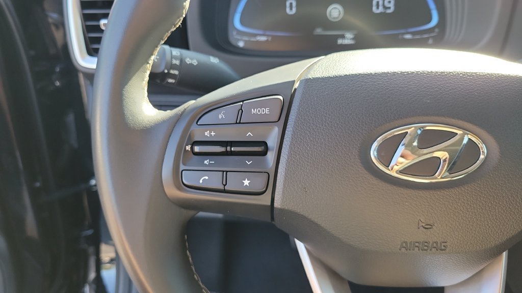 Used 2025 Hyundai Venue SEL FWD image 18