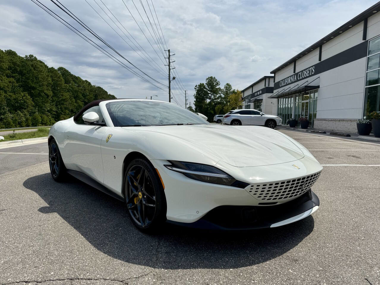 Used 2025 Ferrari Roma Spider image 15