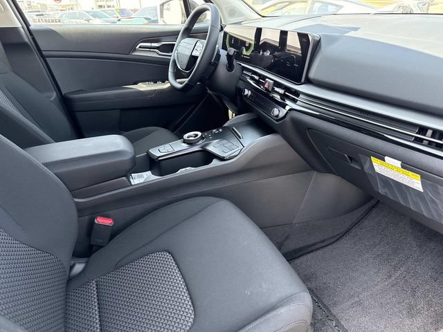 New 2026 Kia Sportage LX FWD image 17