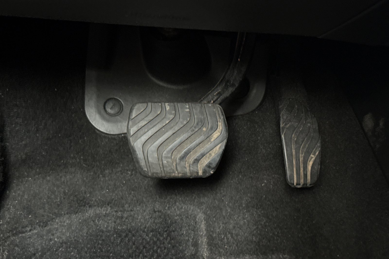 Used 2024 Nissan Rogue SV image 44