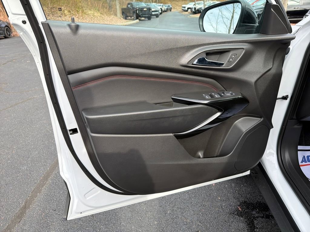 New 2025 Chevrolet Trax RS w/ Driver Confidence Package image 10