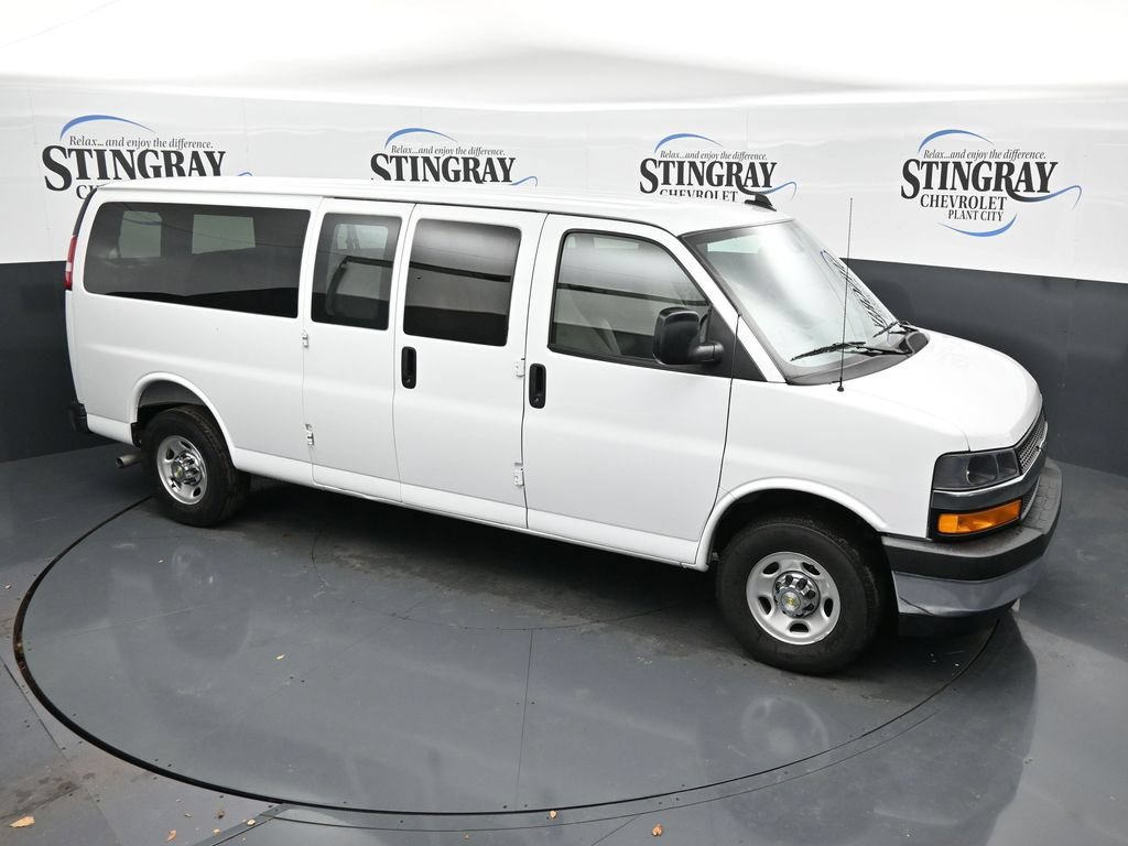 Used 2025 Chevrolet Express 3500 LT w/ LT Preferred Equipment Group RWD image 18