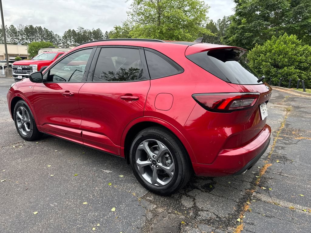Used 2023 Ford Escape ST-Line w/ Tech Pack #1 FWD image 7